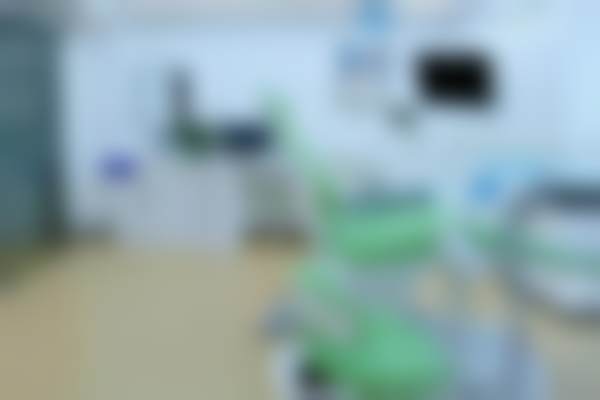 二、无锡博槐口腔门诊部医生团队，打造专精诊疗服务