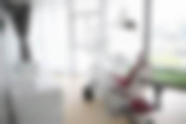 二、嘉兴牙博士口腔门诊部（秀洲店）医生团队，打造专精诊疗服务