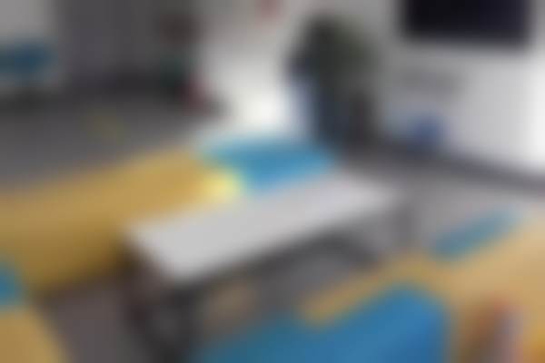 二、阿拉尔亿美口腔门诊部医生团队，打造专精诊疗服务