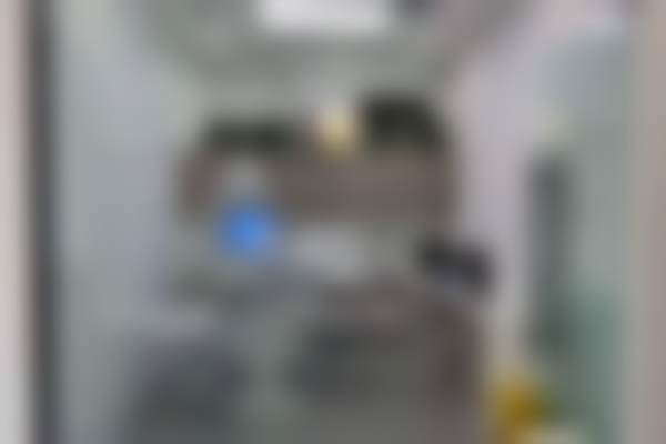 二、眉山虎牙口腔门诊部医生团队,打造专精诊疗服务