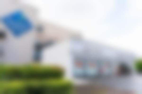 二、珠海格菲思口腔门诊部医生团队，打造专精诊疗服务