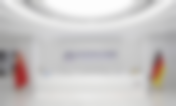 南京德牙联合口腔医院[半全口无牙颌种植]19800元，硕导级种植院长亲诊，高难度骨量重建技术，解决各类高龄无牙颌疑难问题