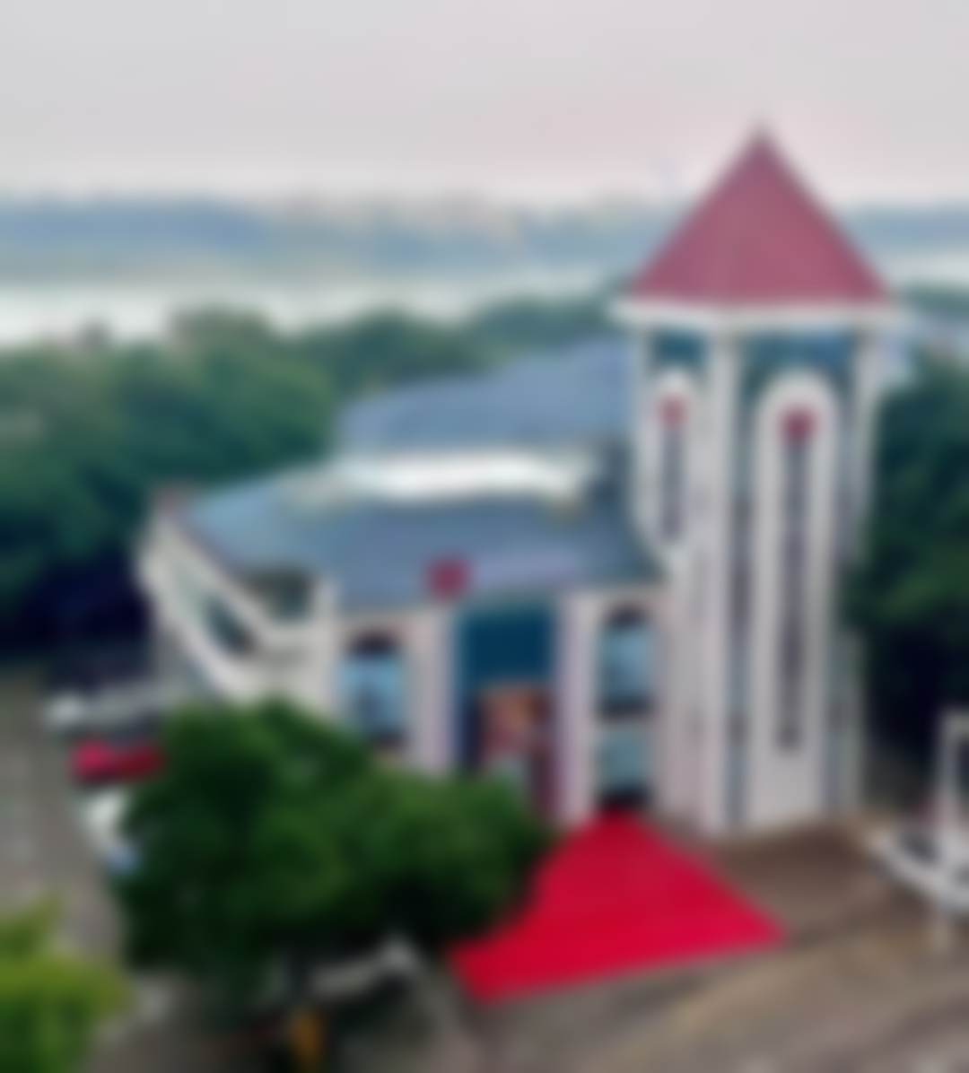 二、遂宁布莱梅口腔门诊部医生团队，打造专精诊疗服务